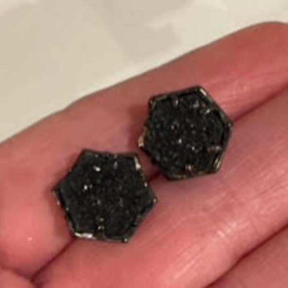 Kendra Scott, black earrings - Picture 1 of 2